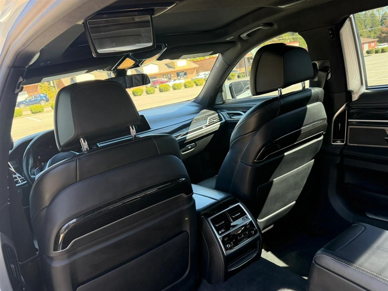 BMW 7 Series 740i Sedan 2020