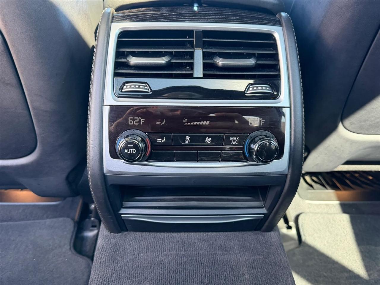 BMW 7 Series 740i Sedan 2020