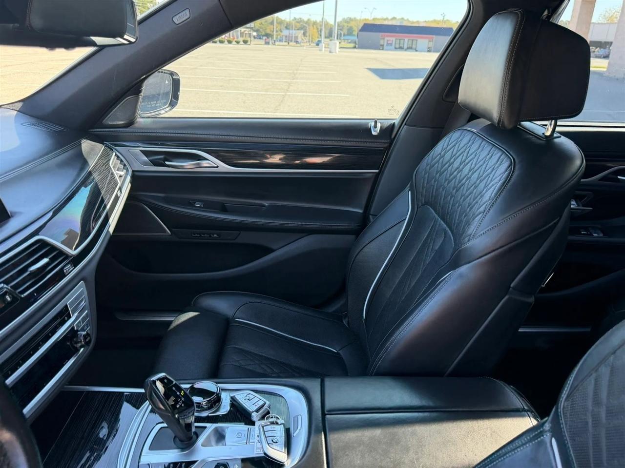 BMW 7 Series 740i Sedan 2020