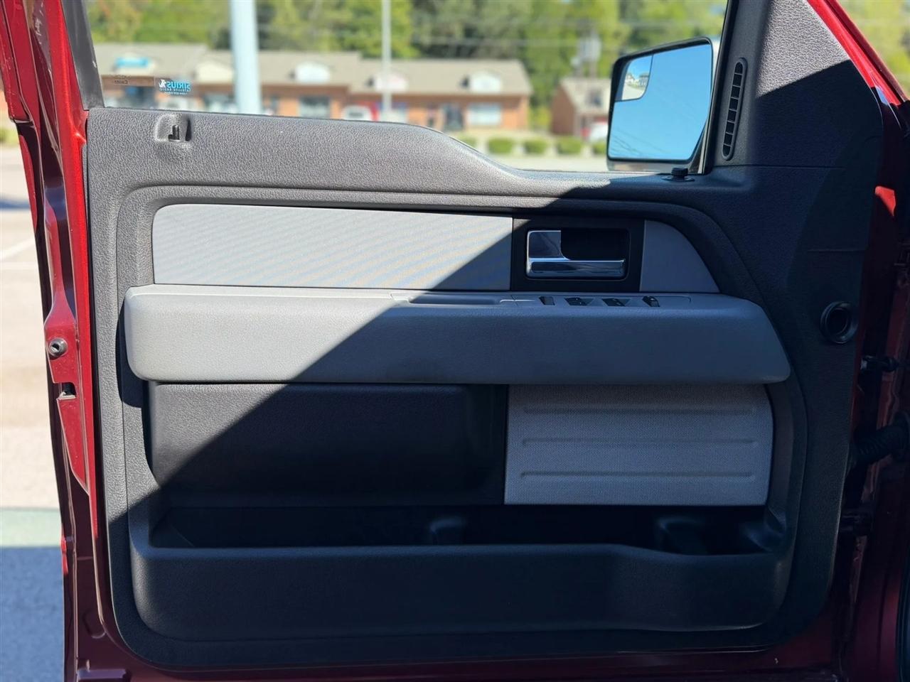 Ford F-150 4WD SuperCrew 145" Platinum 2014