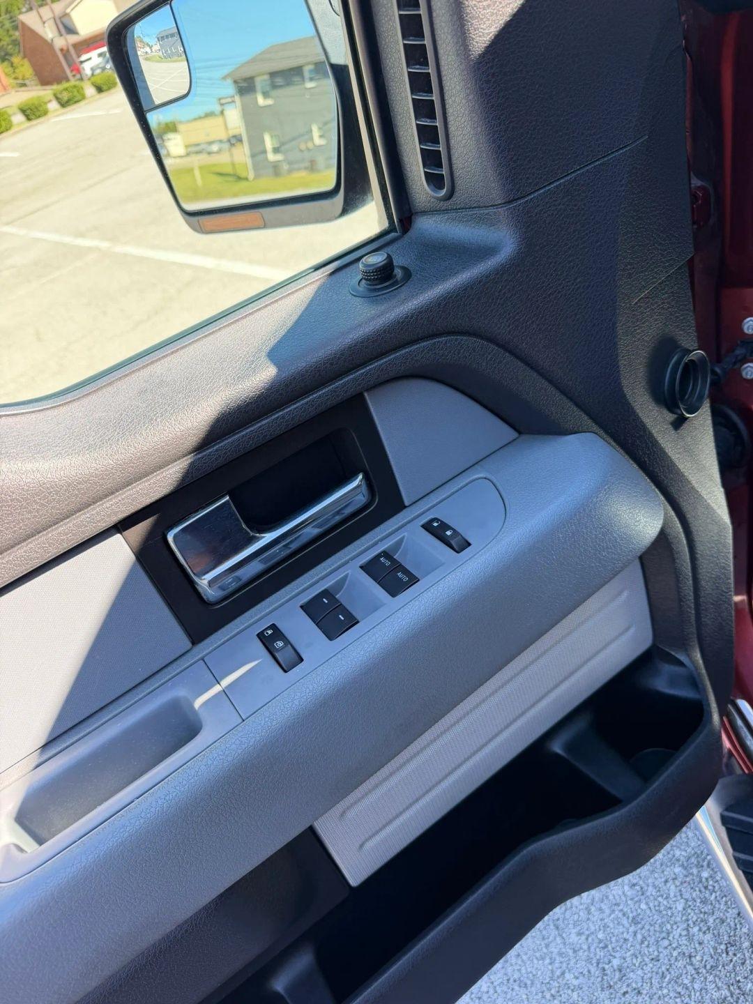 Ford F-150 4WD SuperCrew 145" Platinum 2014