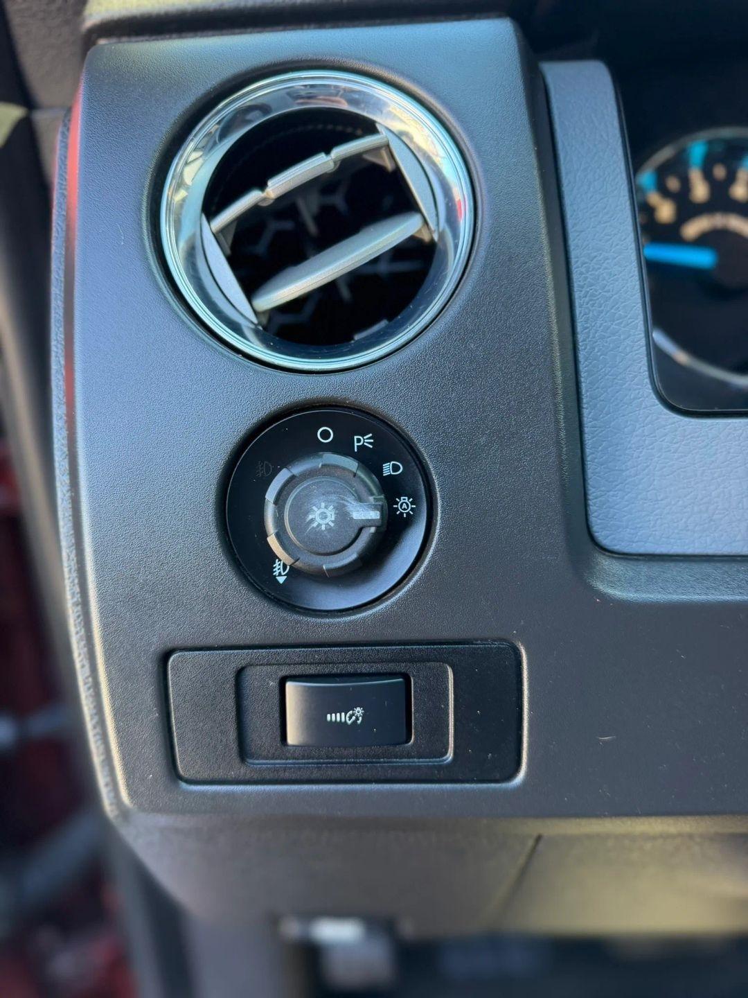 Ford F-150 4WD SuperCrew 145" Platinum 2014