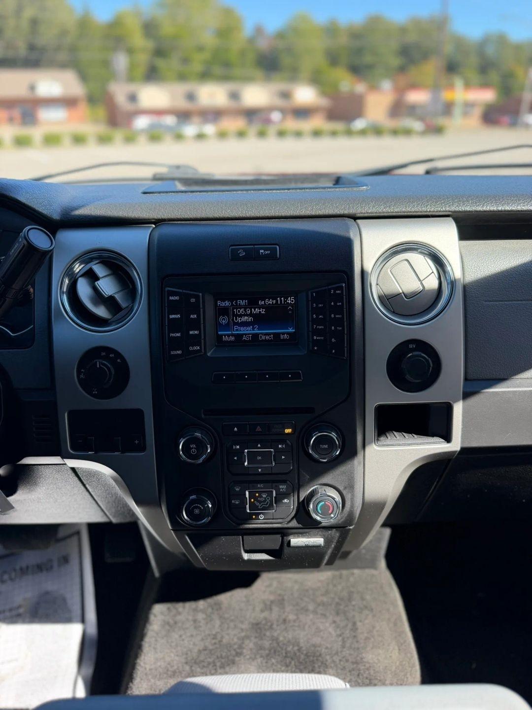 Ford F-150 4WD SuperCrew 145" Platinum 2014