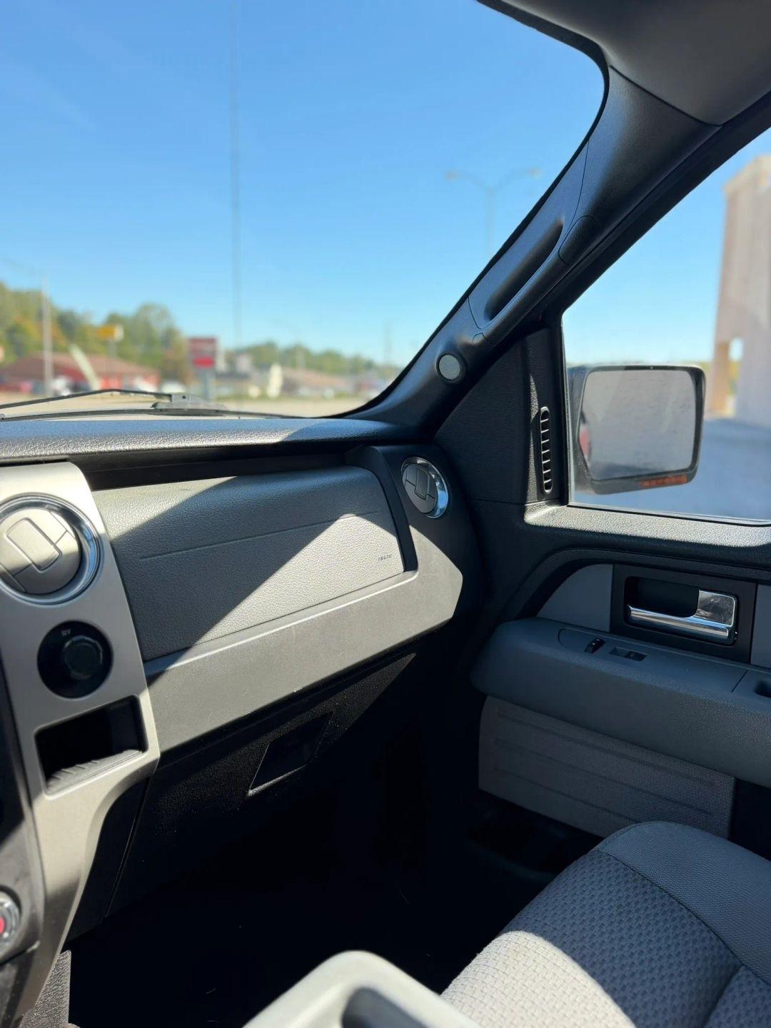 Ford F-150 4WD SuperCrew 145" Platinum 2014