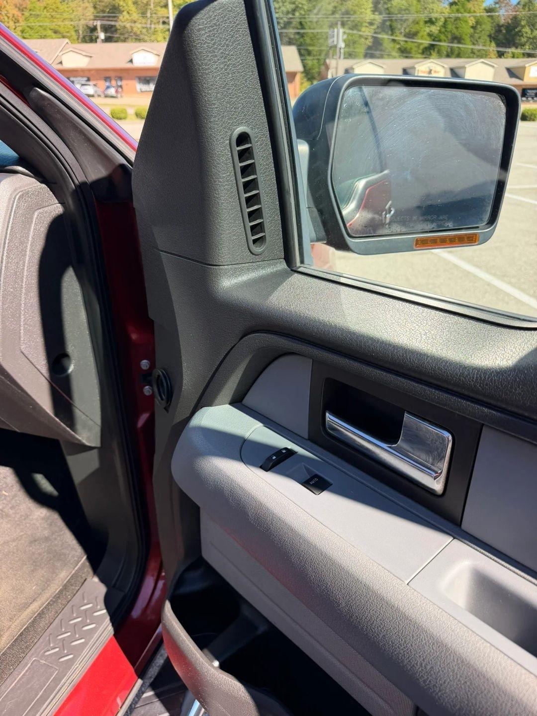 Ford F-150 4WD SuperCrew 145" Platinum 2014