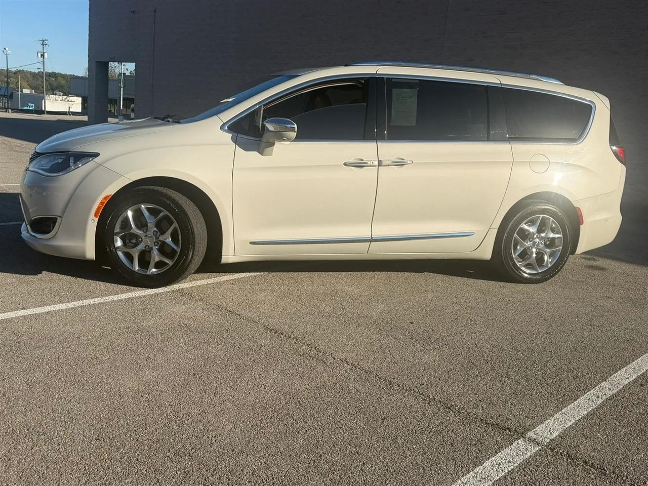 Chrysler Pacifica Limited FWD 2017
