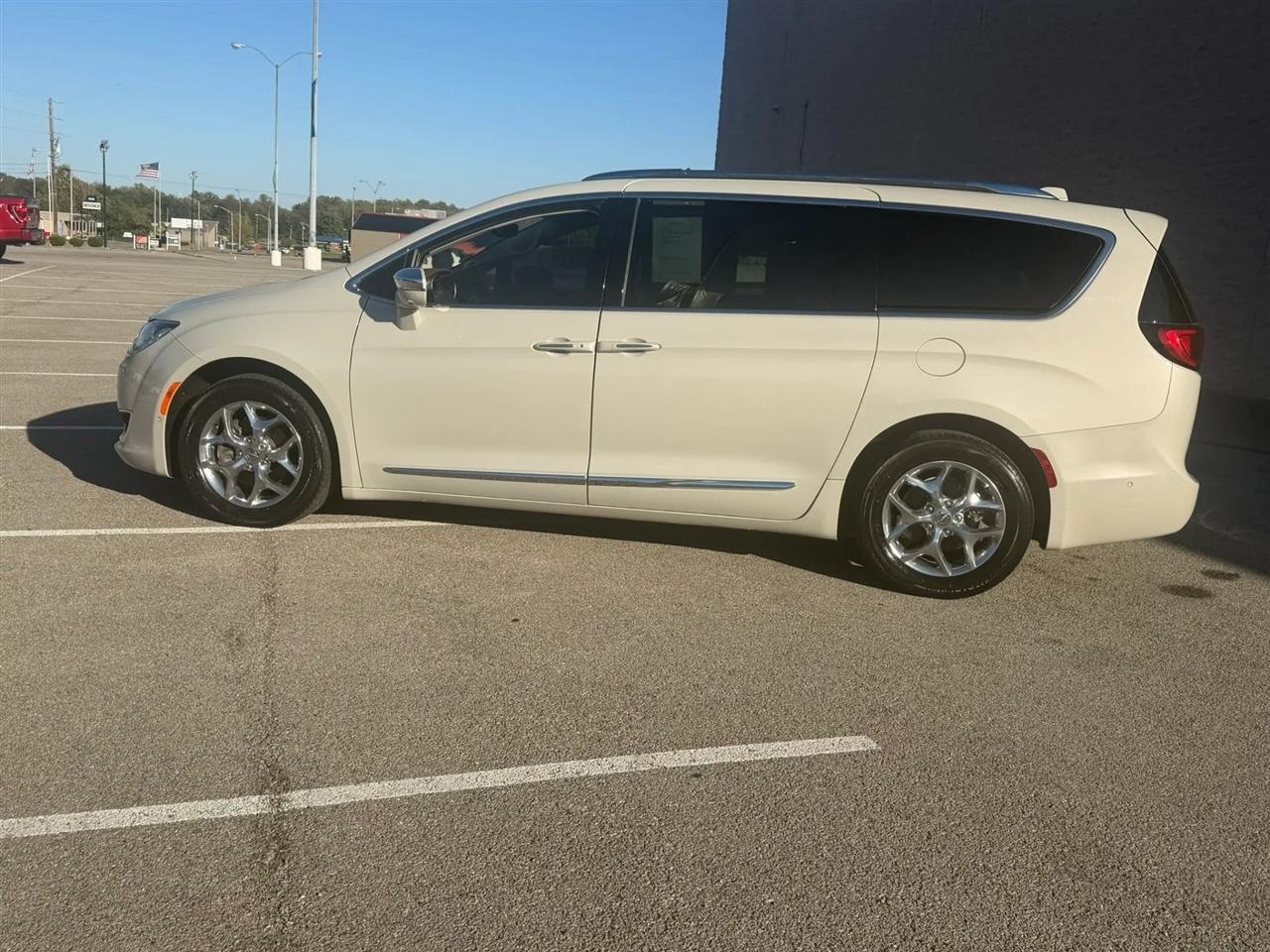 Chrysler Pacifica Limited FWD 2017