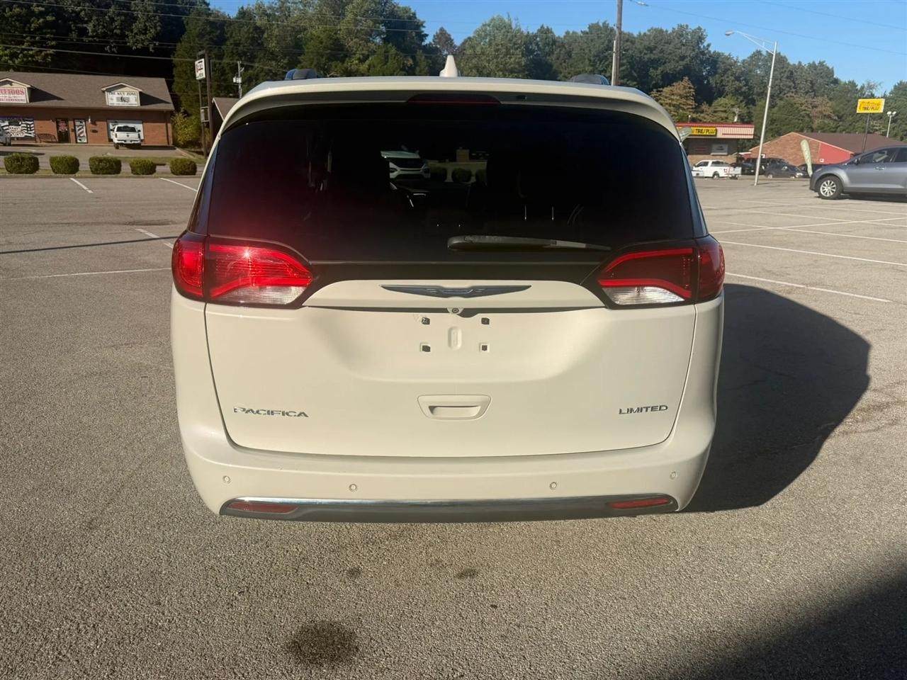 Chrysler Pacifica Limited FWD 2017