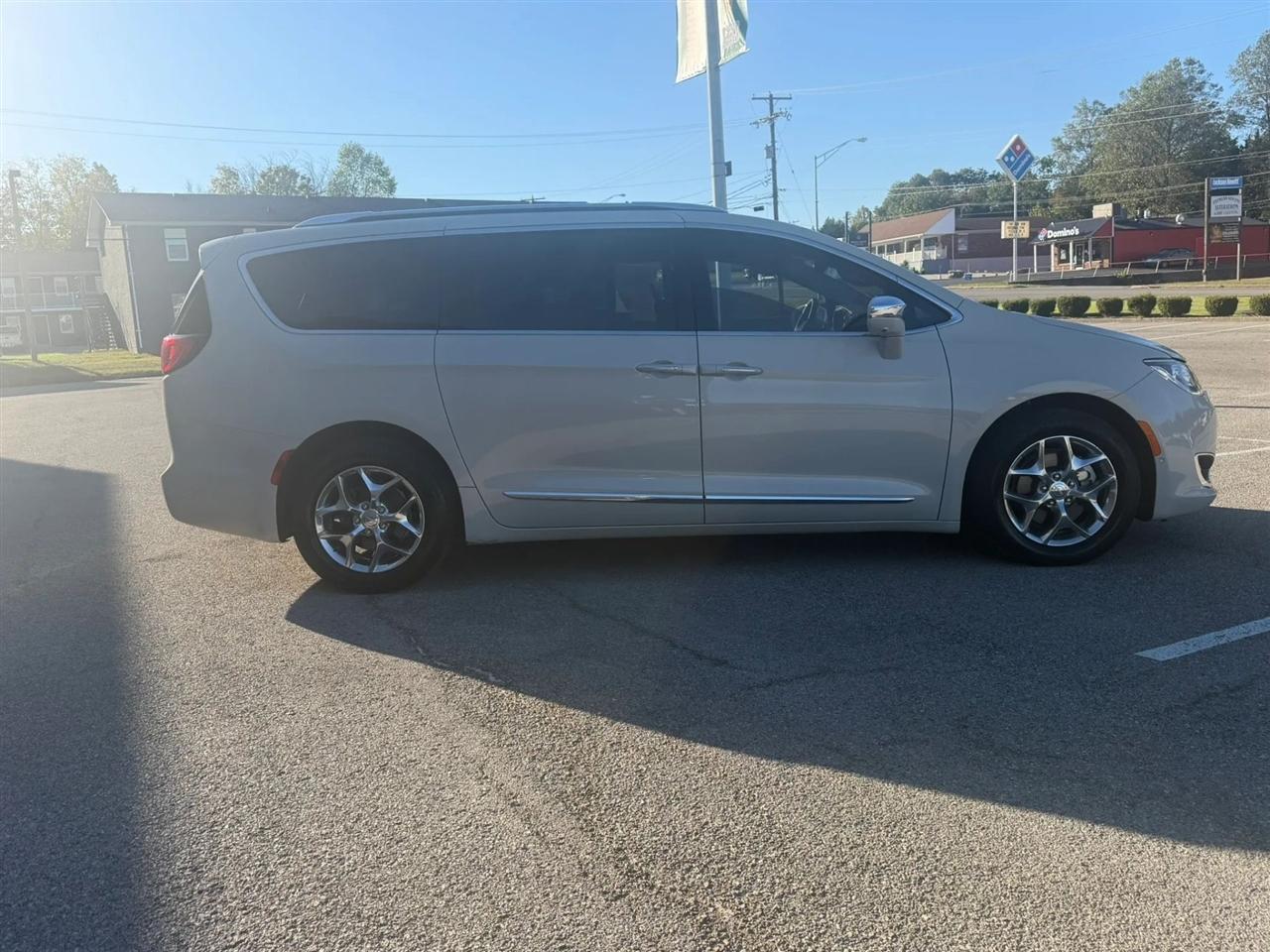 Chrysler Pacifica Limited FWD 2017