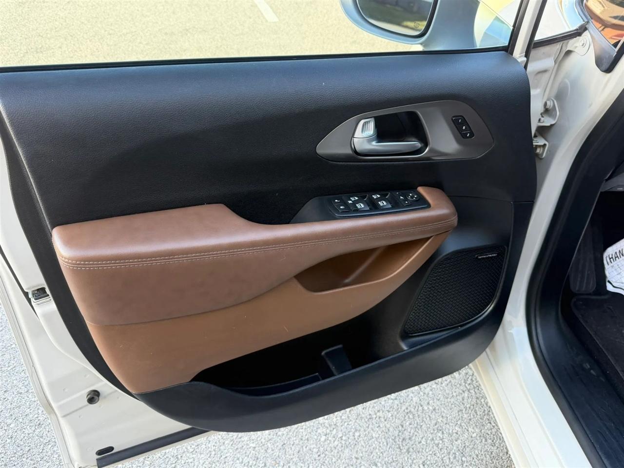 Chrysler Pacifica Limited FWD 2017