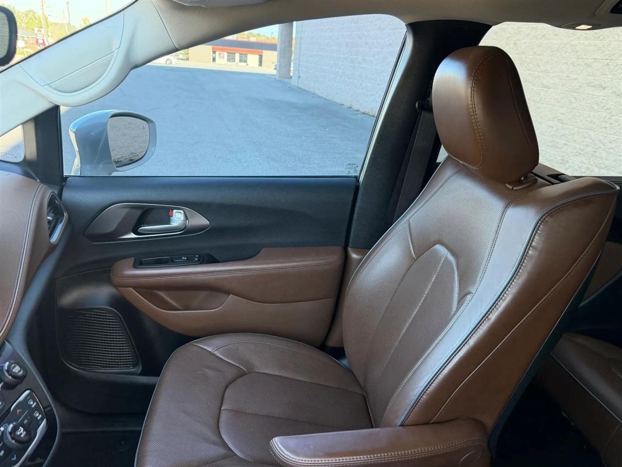 Chrysler Pacifica Limited FWD 2017