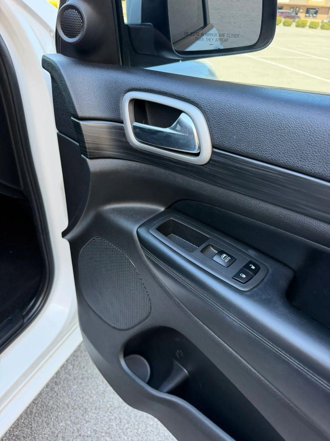 Jeep Grand Cherokee Laredo X 4x4 2021