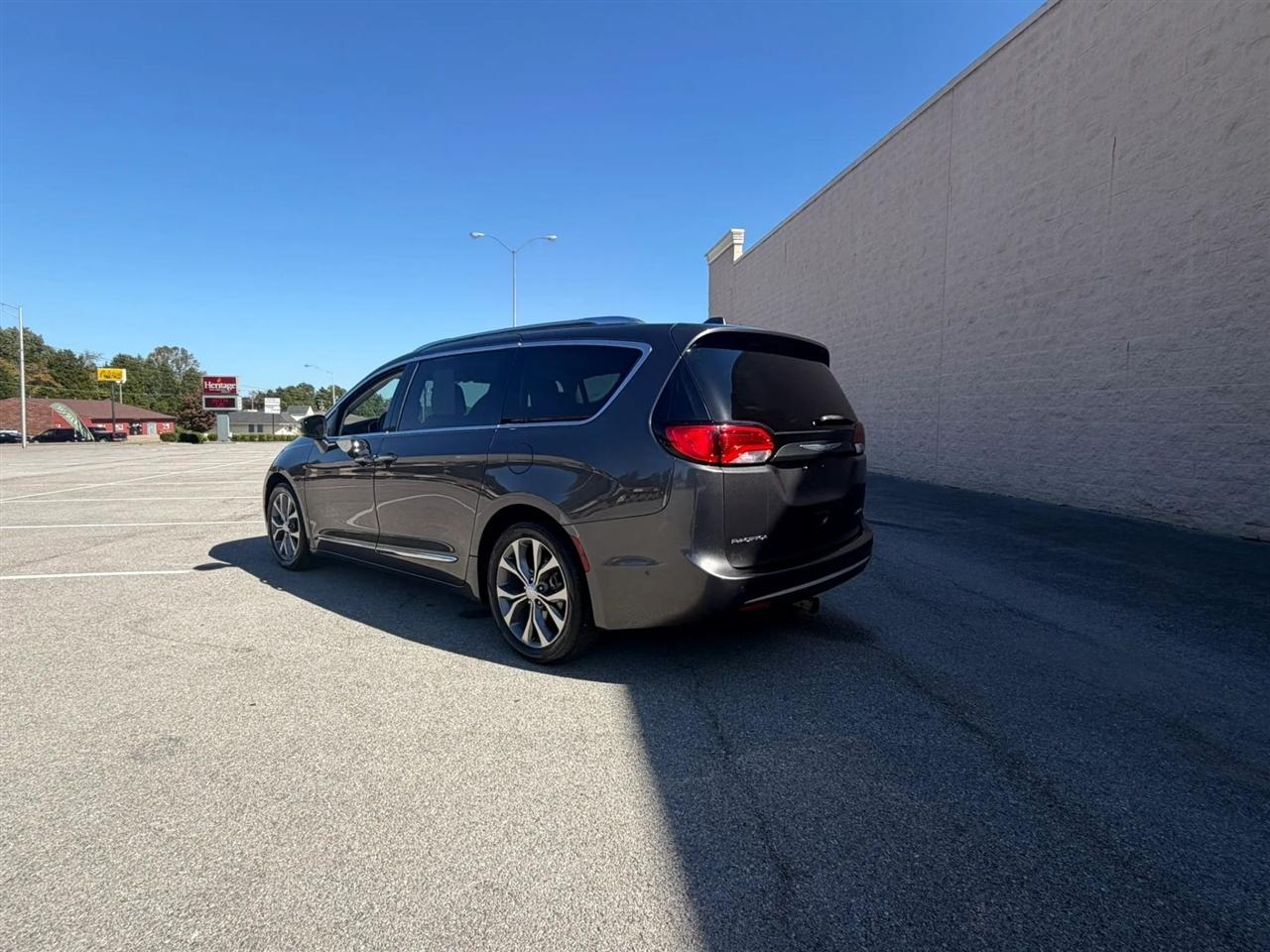 Chrysler Pacifica Limited FWD 2018