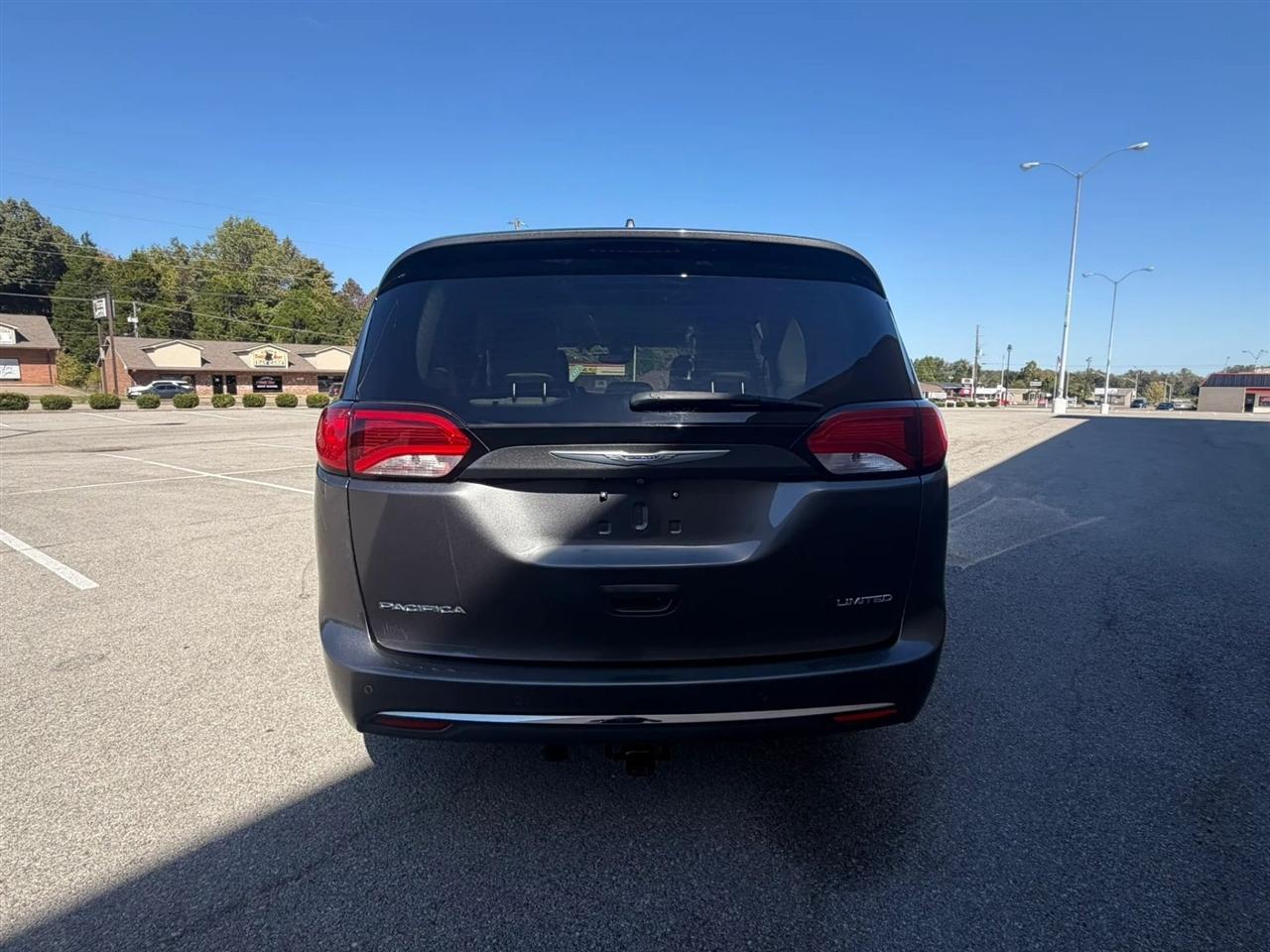Chrysler Pacifica Limited FWD 2018