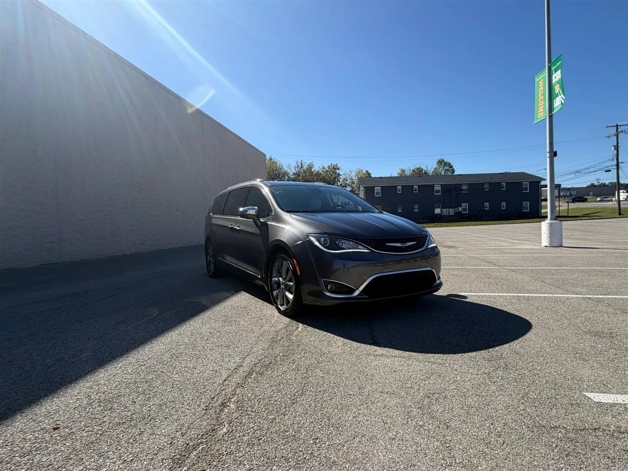 Chrysler Pacifica Limited FWD 2018