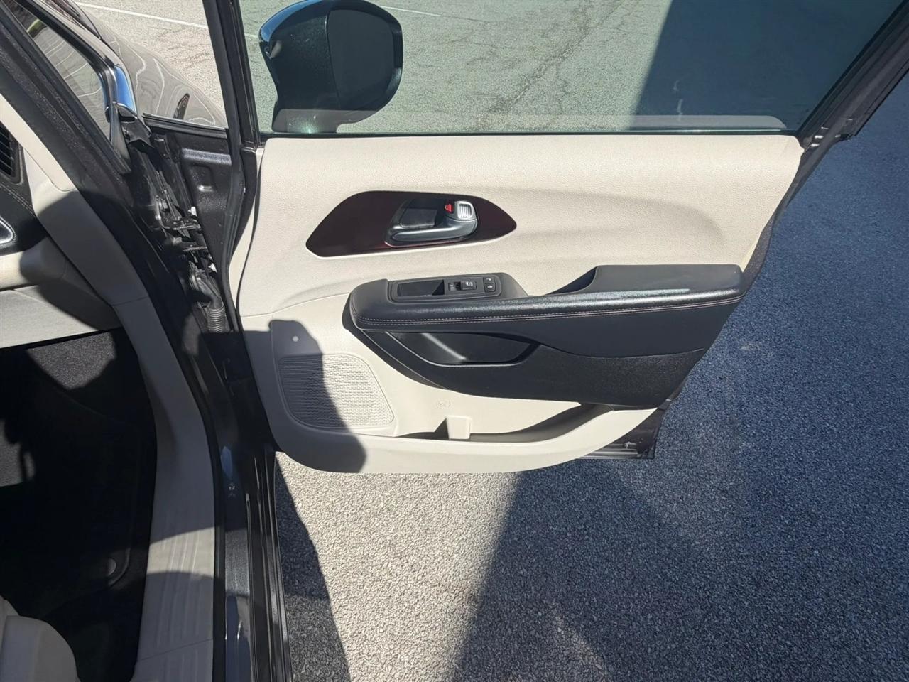 Chrysler Pacifica Limited FWD 2018
