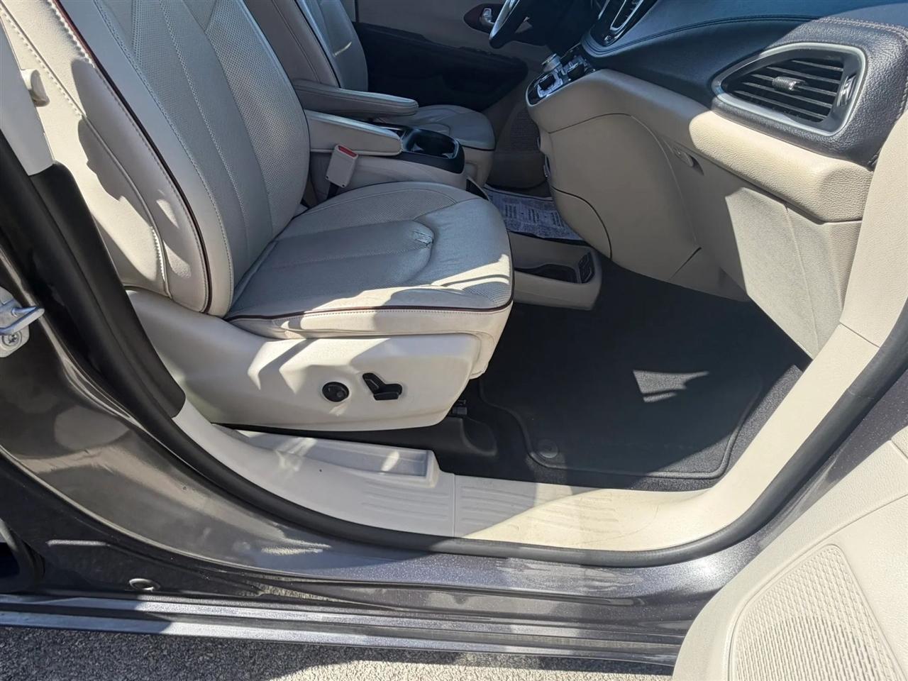 Chrysler Pacifica Limited FWD 2018