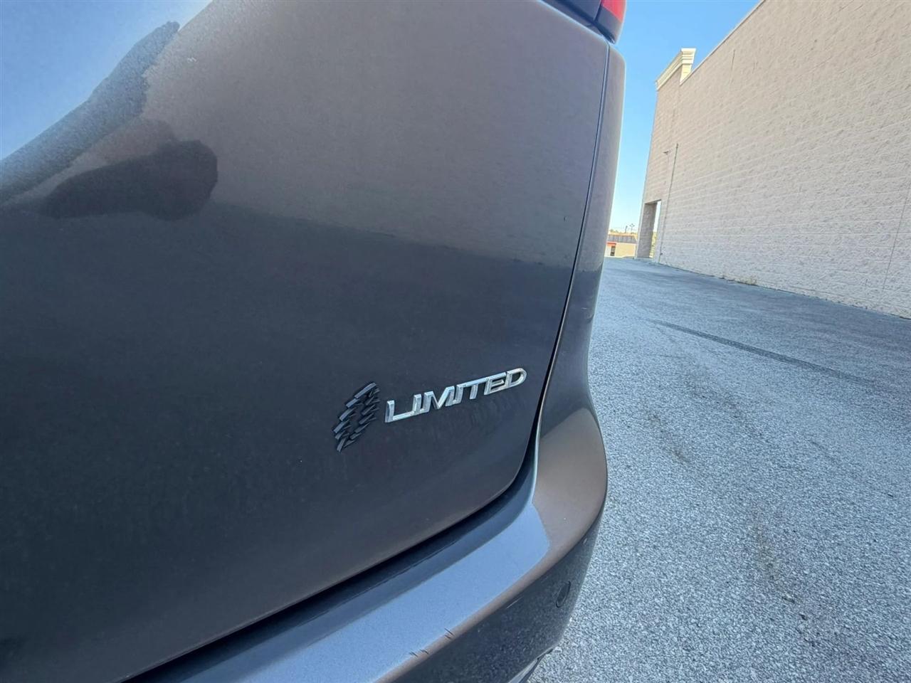 Chrysler Pacifica Limited FWD 2018
