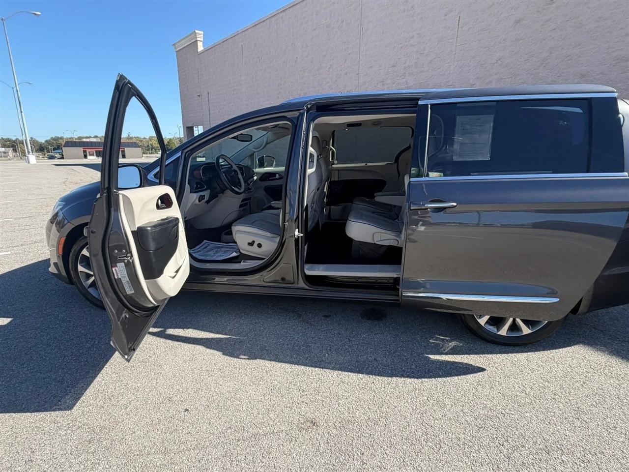 Chrysler Pacifica Limited FWD 2018