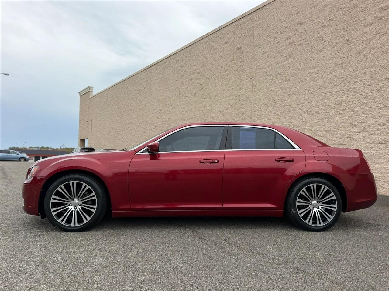 Chrysler 300 4dr Sdn 300S RWD 2013