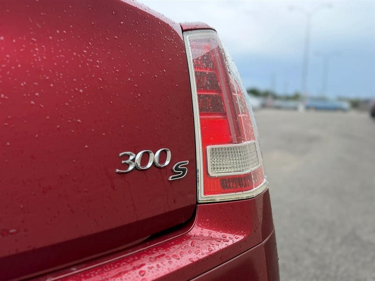 Chrysler 300 4dr Sdn 300S RWD 2013