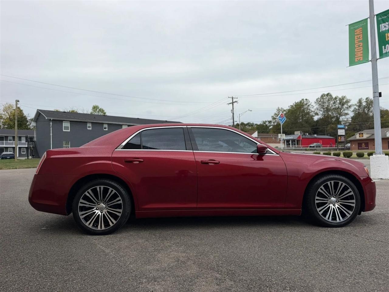 Chrysler 300 4dr Sdn 300S RWD 2013