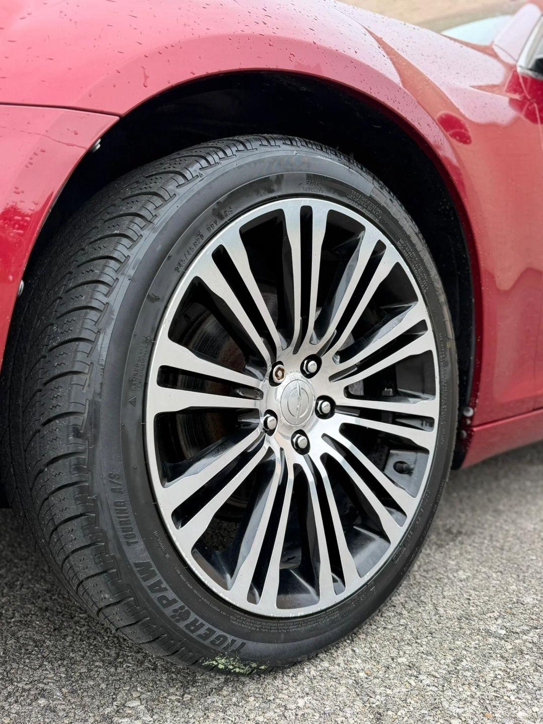 Chrysler 300 4dr Sdn 300S RWD 2013