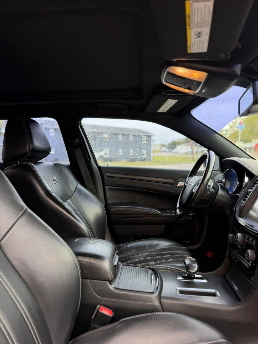 Chrysler 300 4dr Sdn 300S RWD 2013