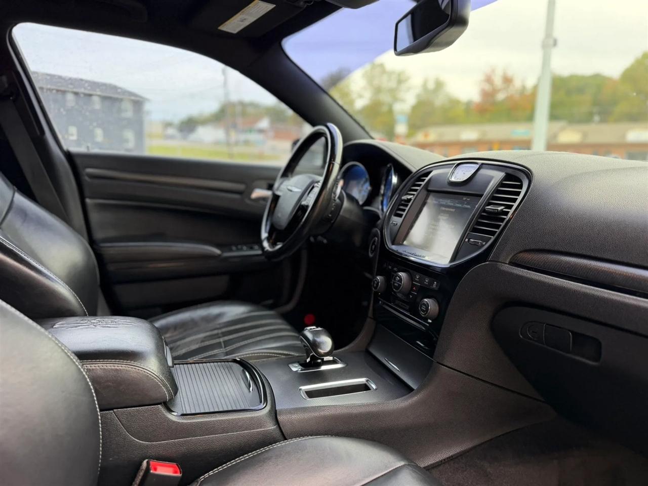 Chrysler 300 4dr Sdn 300S RWD 2013