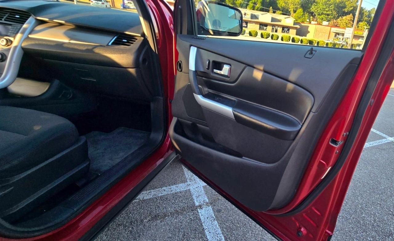 Ford Edge 4dr SEL FWD 2011