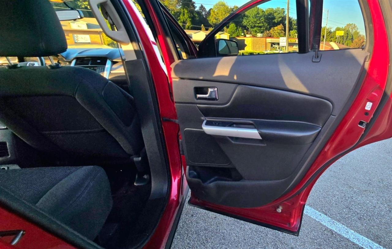 Ford Edge 4dr SEL FWD 2011