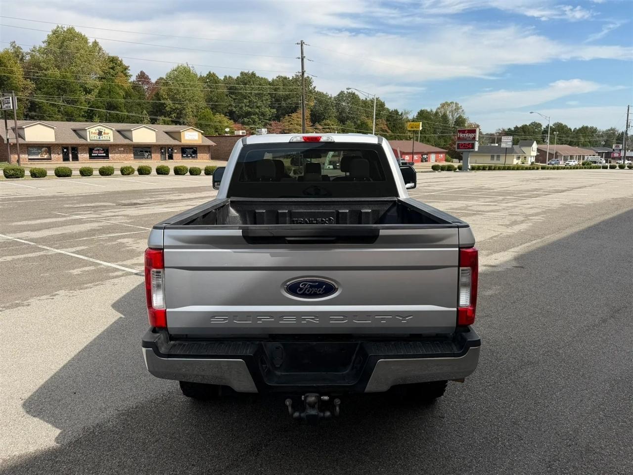 Ford Super Duty F-350 SRW King Ranch 4WD Crew Cab 8' Box 2017