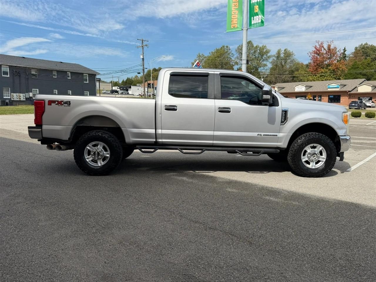 Ford Super Duty F-350 SRW King Ranch 4WD Crew Cab 8' Box 2017