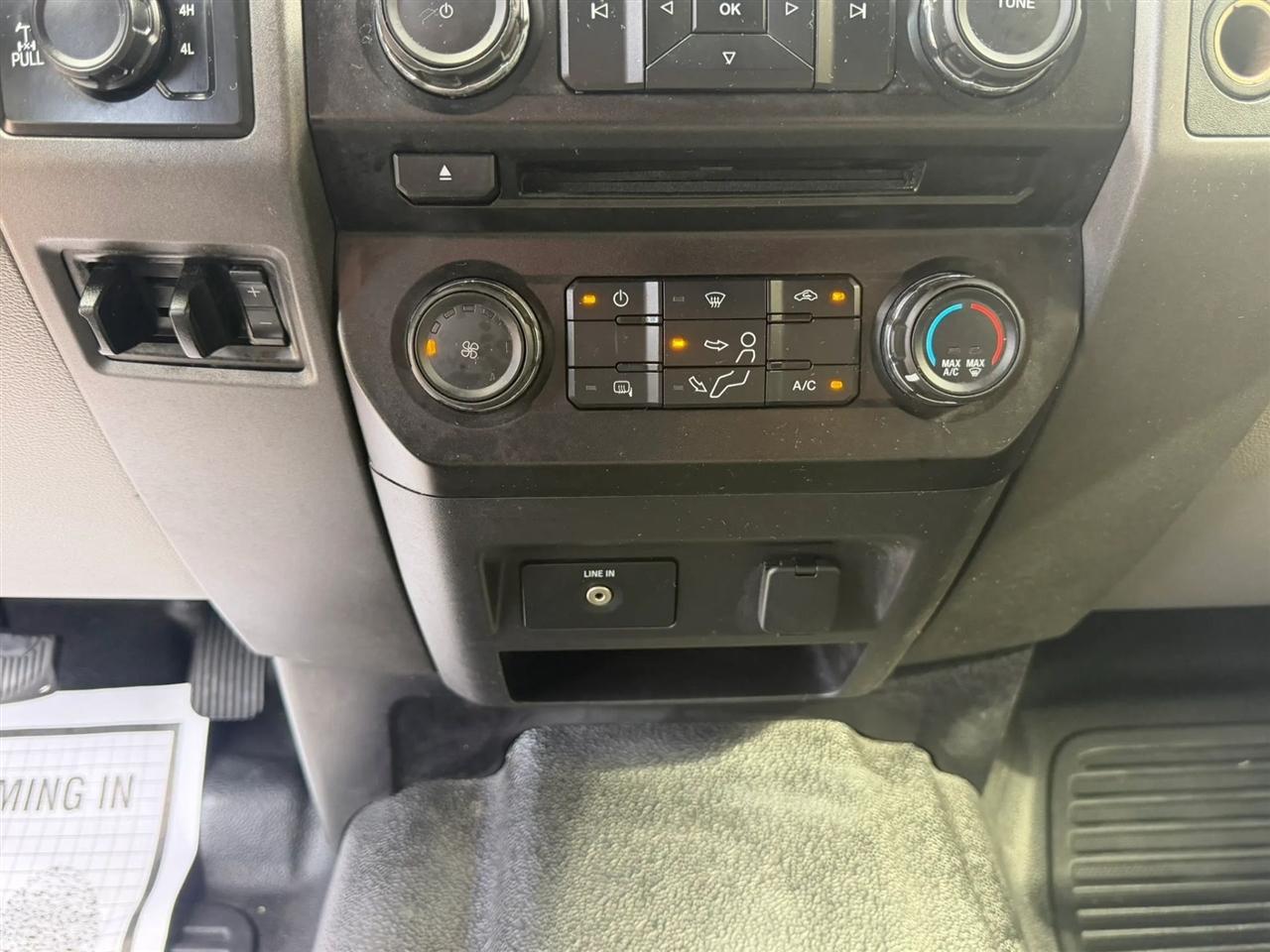 Ford Super Duty F-350 SRW King Ranch 4WD Crew Cab 8' Box 2017