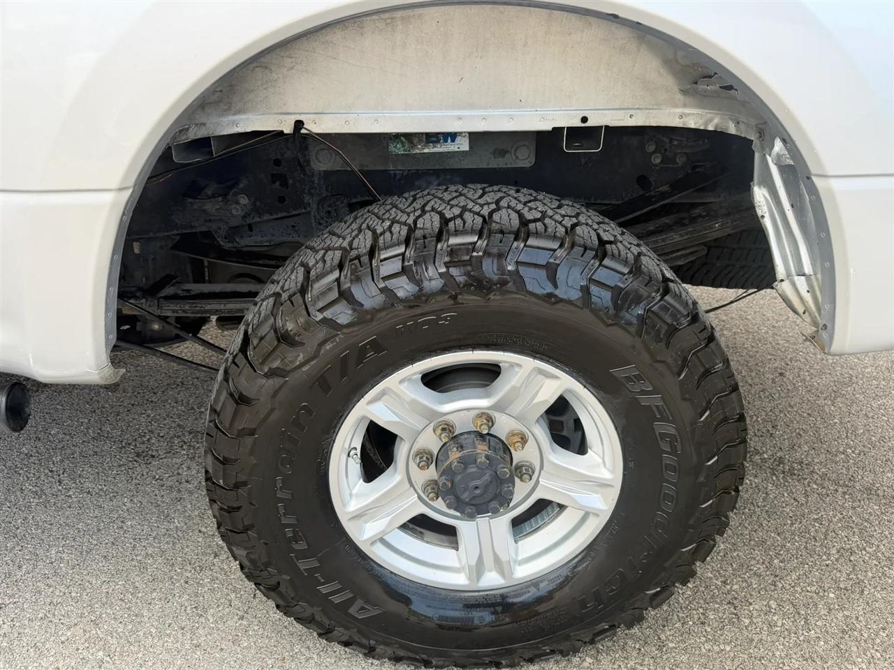 Ford Super Duty F-350 SRW King Ranch 4WD Crew Cab 8' Box 2017