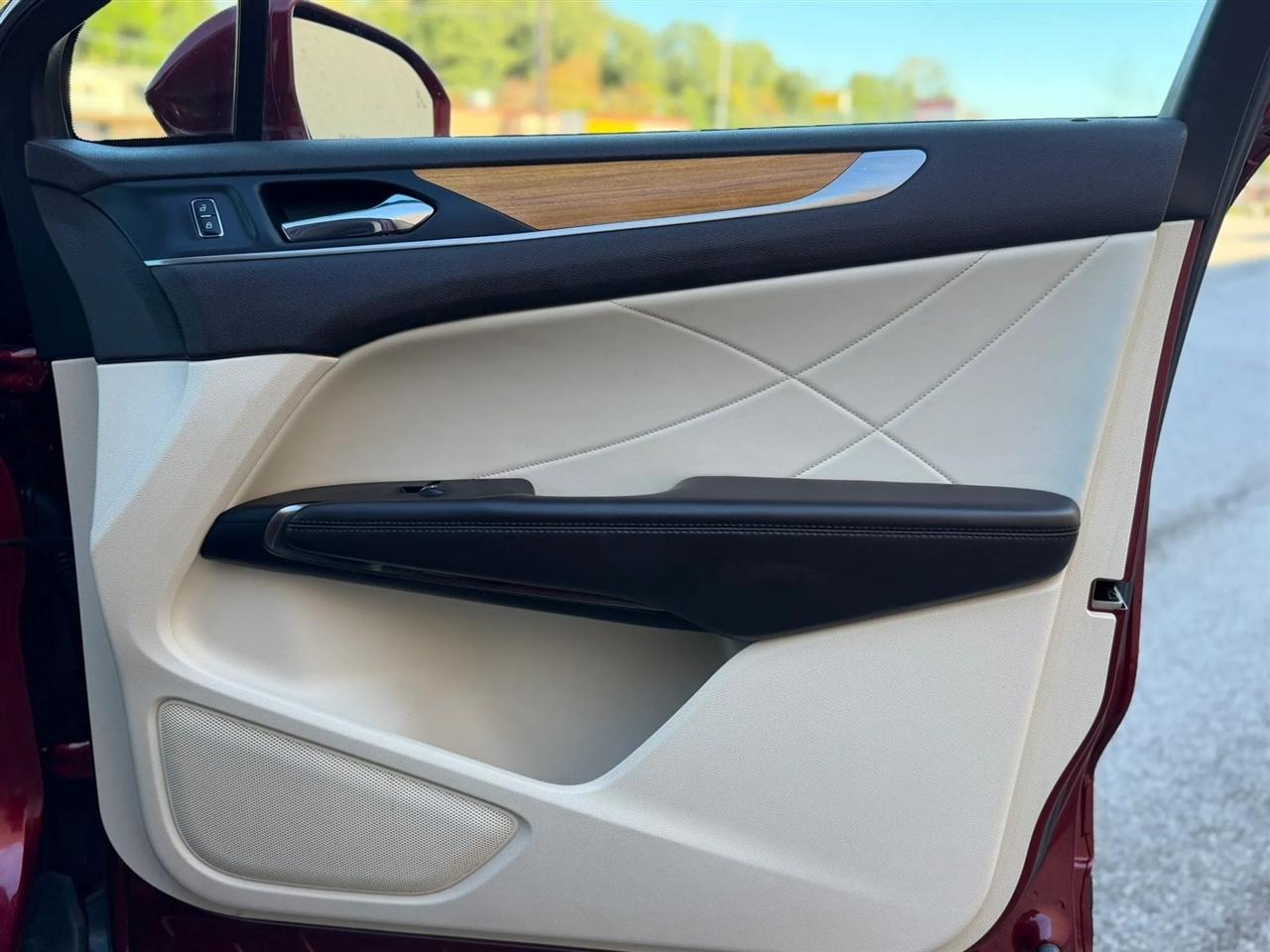 Lincoln MKC FWD 4dr 2015