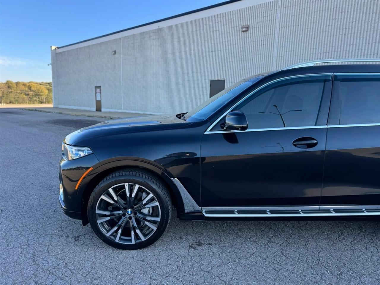 BMW X7 xDrive50i Sports Activity Vehicle 2019