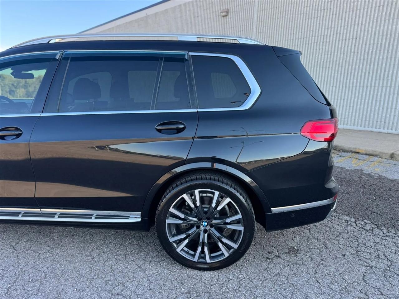 BMW X7 xDrive50i Sports Activity Vehicle 2019