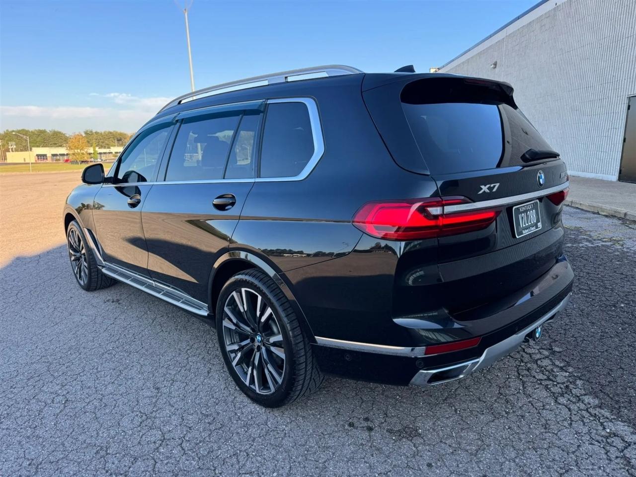 BMW X7 xDrive50i Sports Activity Vehicle 2019