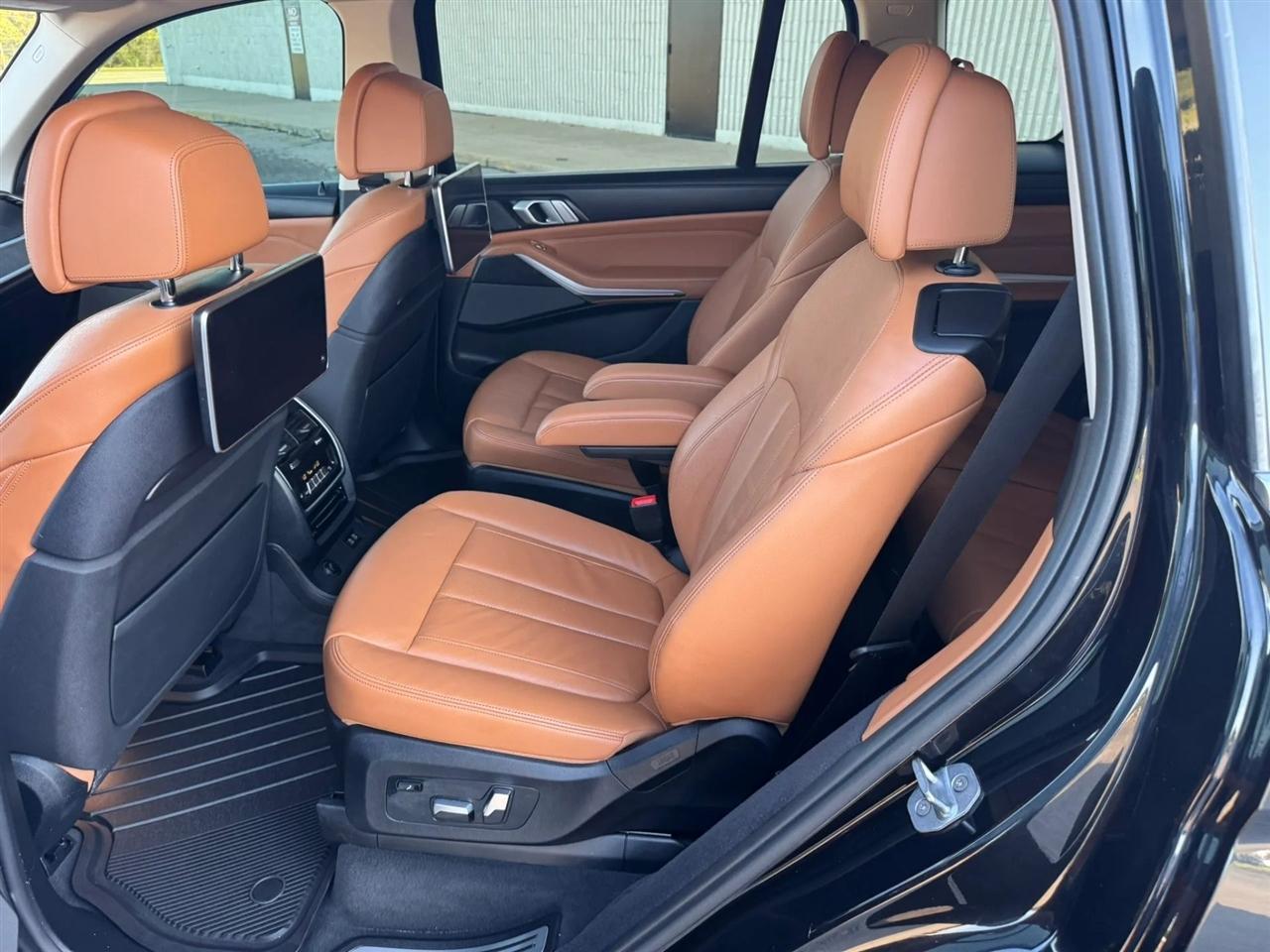 BMW X7 xDrive50i Sports Activity Vehicle 2019