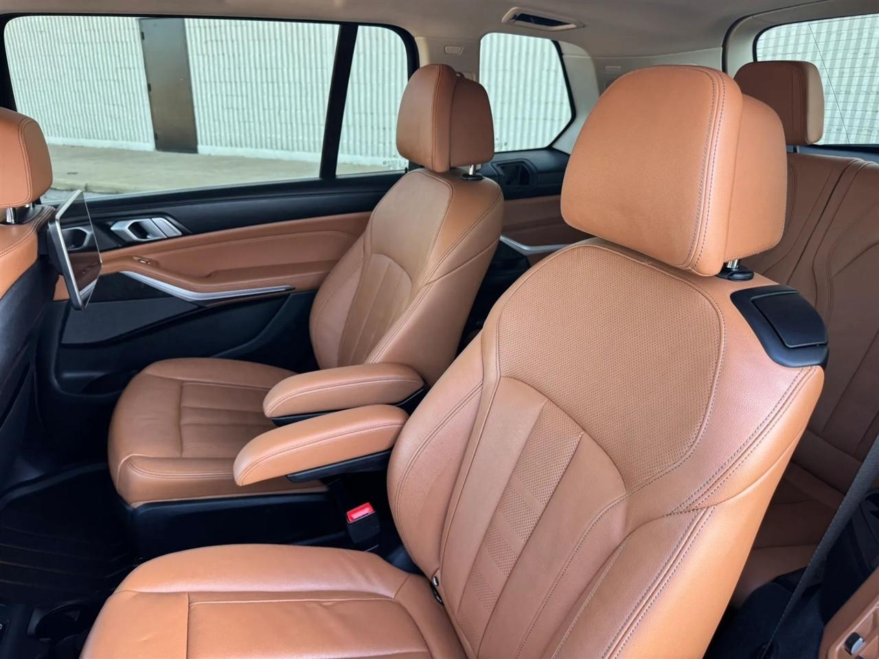 BMW X7 xDrive50i Sports Activity Vehicle 2019