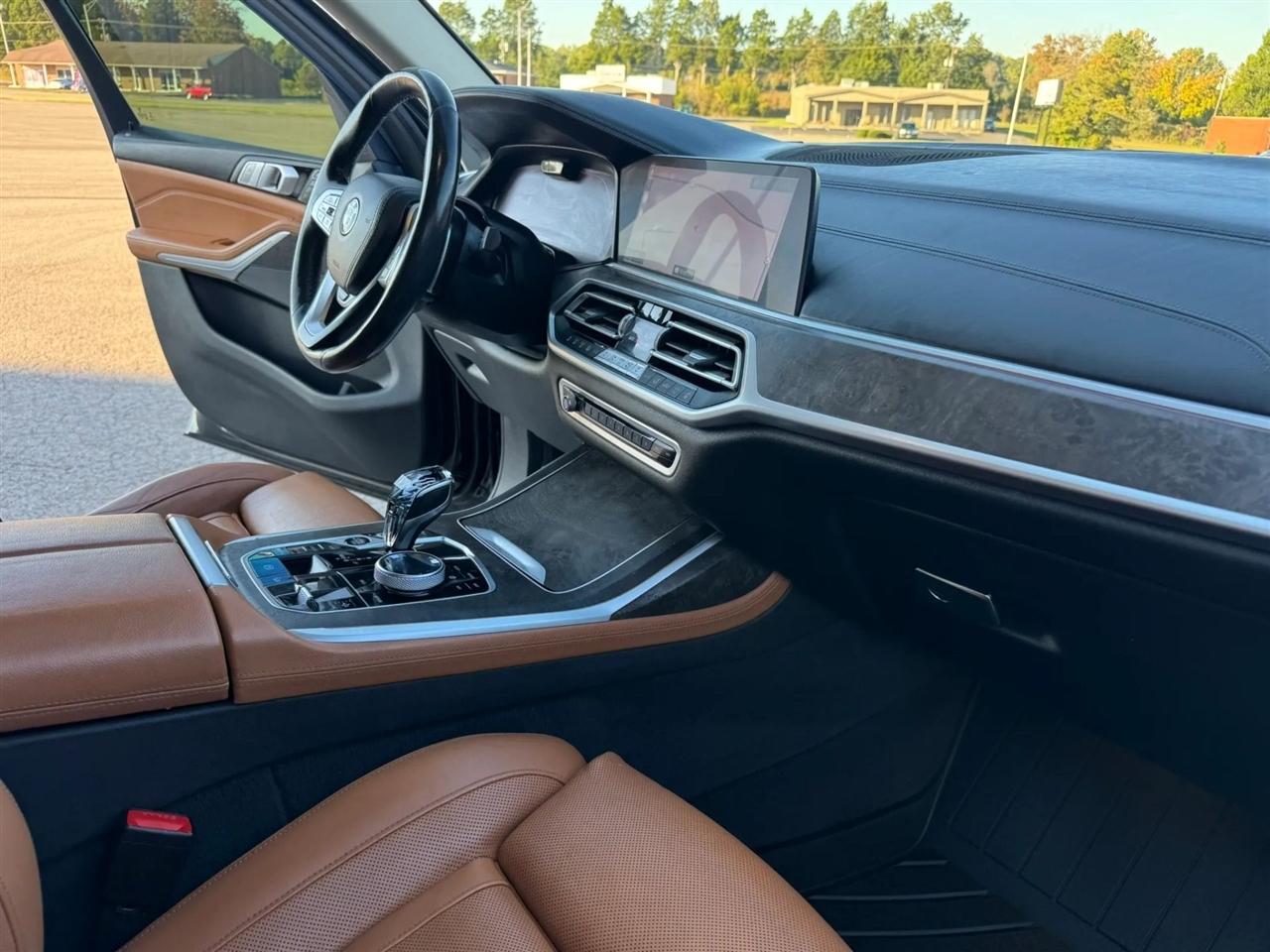 BMW X7 xDrive50i Sports Activity Vehicle 2019