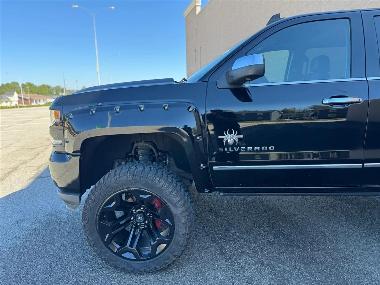 Chevrolet Silverado 1500 4WD Crew Cab 143.5" LTZ w/2LZ 2018