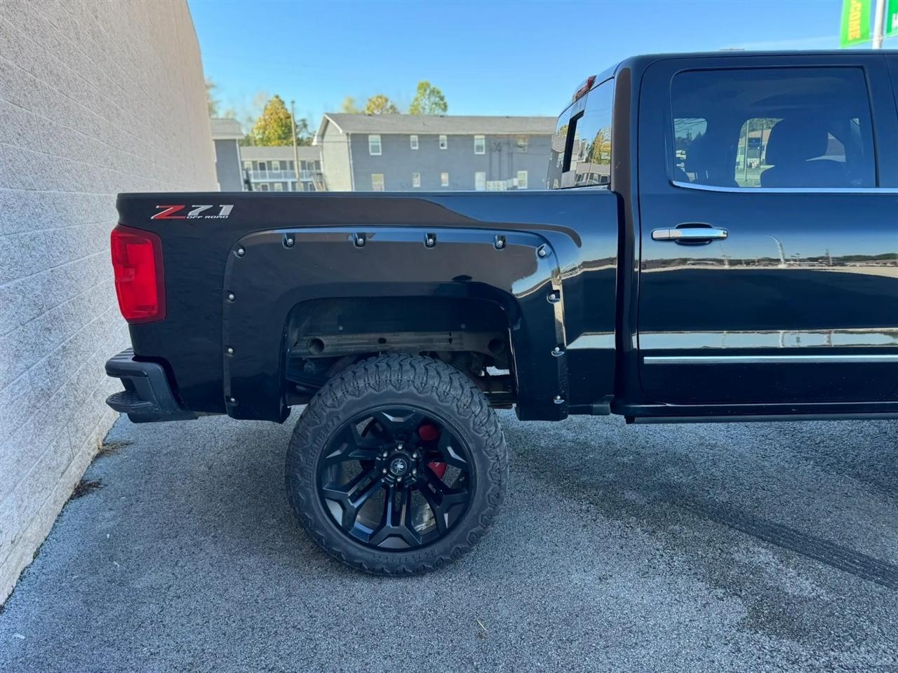 Chevrolet Silverado 1500 4WD Crew Cab 143.5" LTZ w/2LZ 2018
