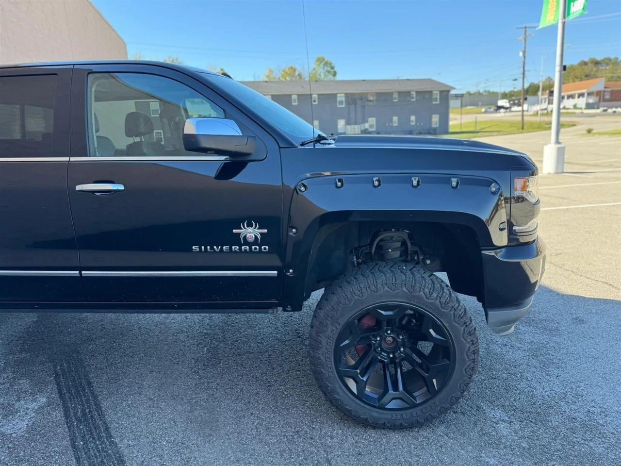 Chevrolet Silverado 1500 4WD Crew Cab 143.5" LTZ w/2LZ 2018