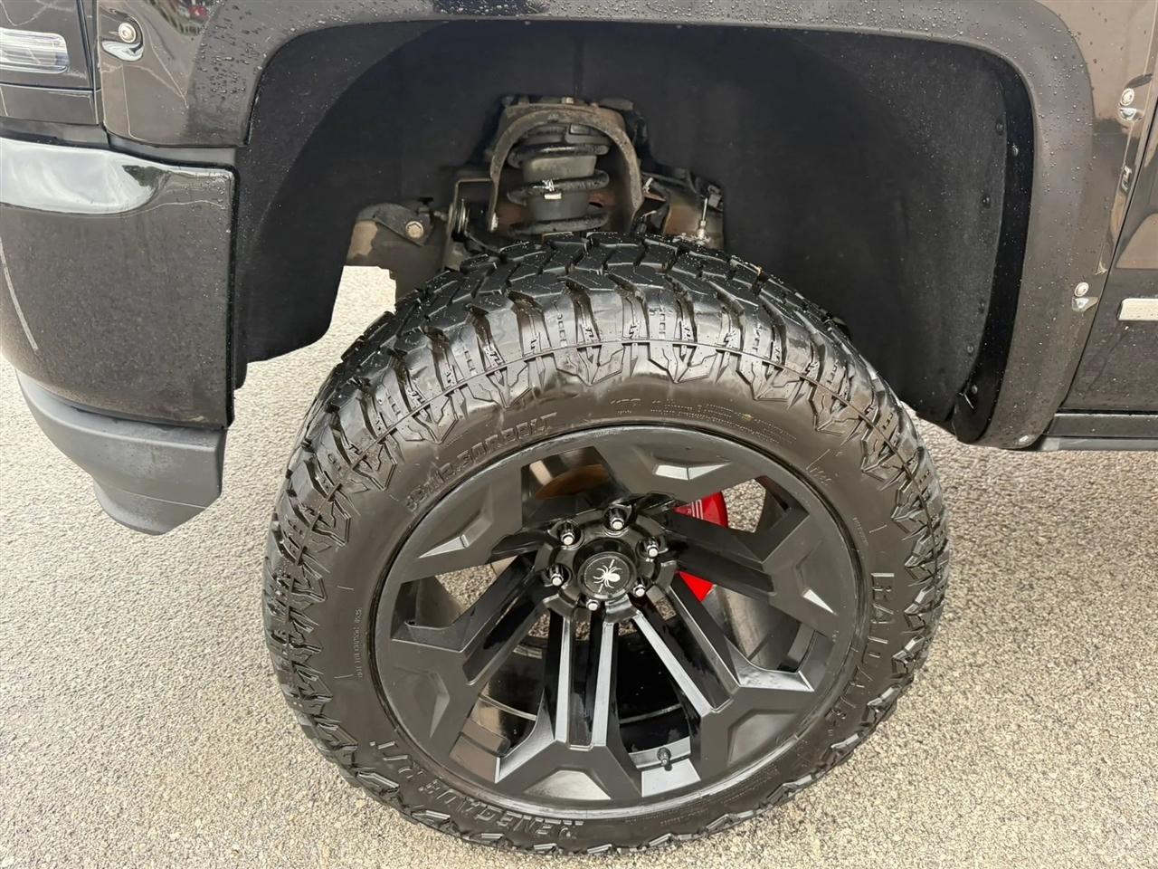 Chevrolet Silverado 1500 4WD Crew Cab 143.5" LTZ w/2LZ 2018