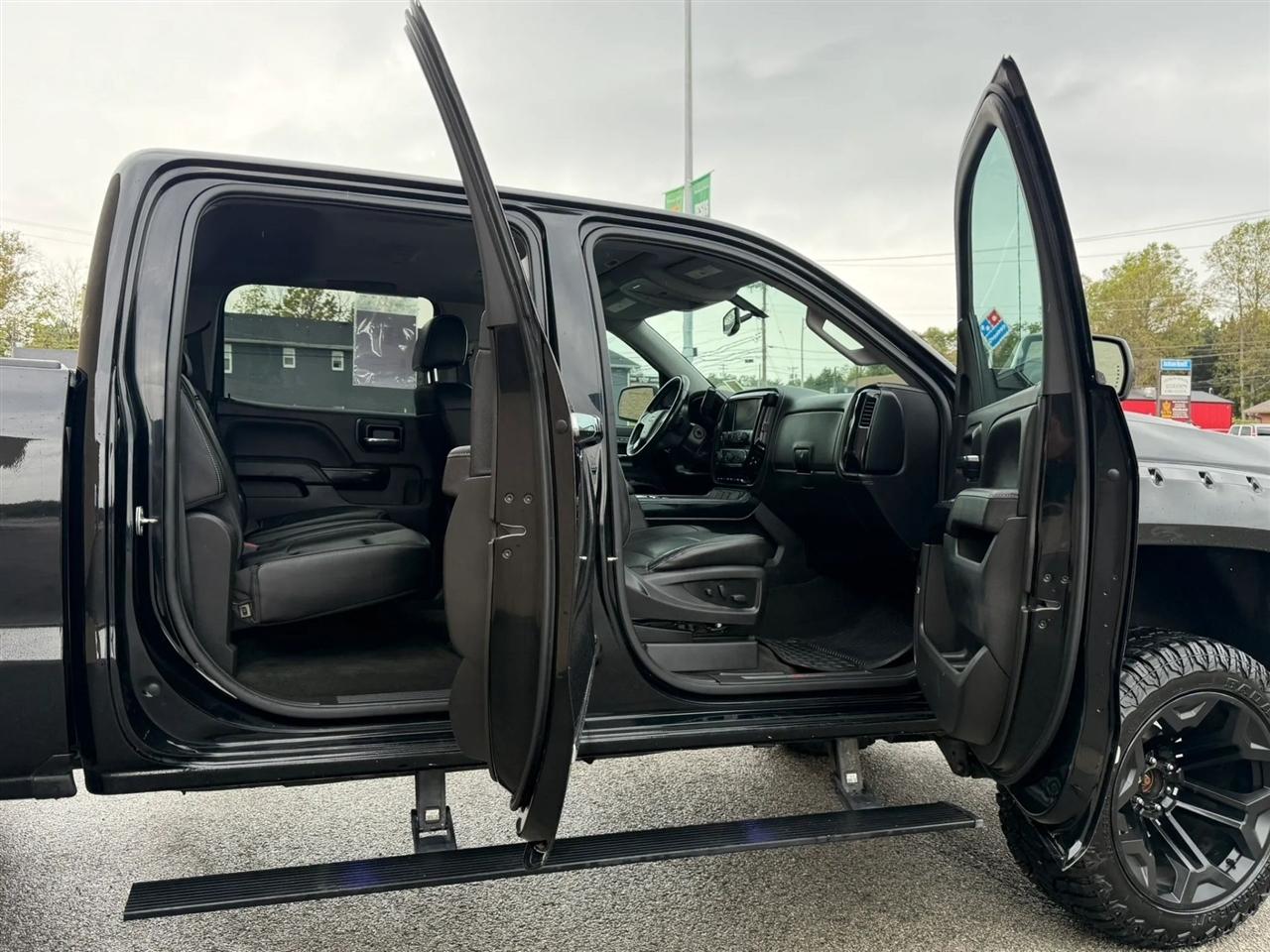 Chevrolet Silverado 1500 4WD Crew Cab 143.5" LTZ w/2LZ 2018
