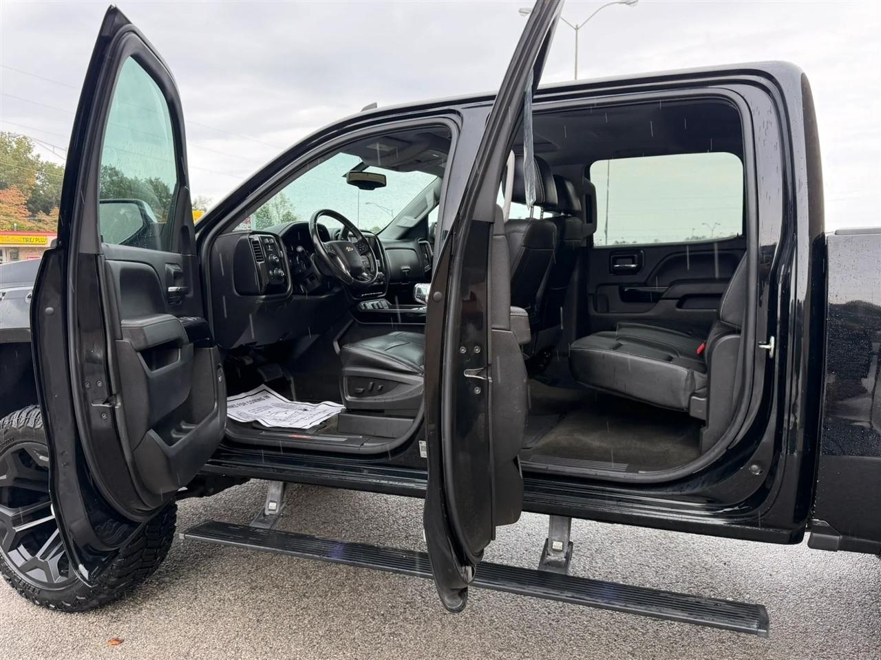Chevrolet Silverado 1500 4WD Crew Cab 143.5" LTZ w/2LZ 2018