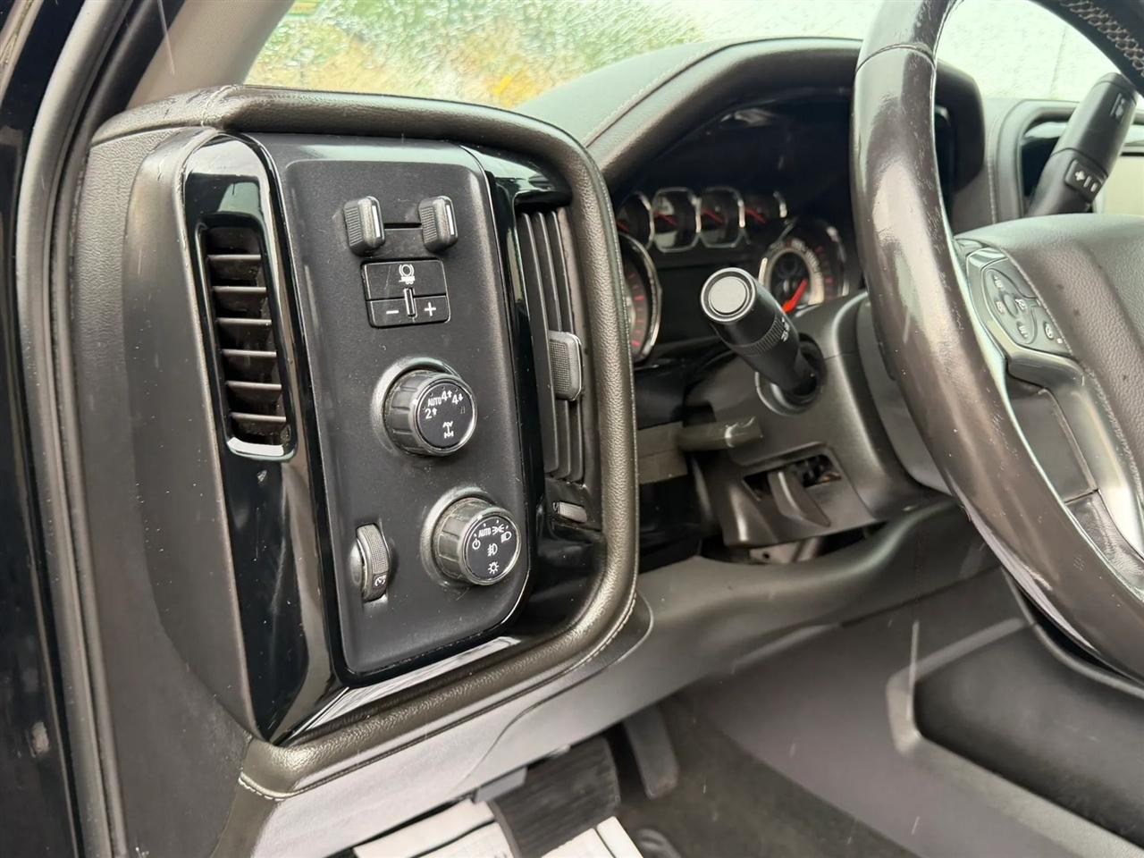 Chevrolet Silverado 1500 4WD Crew Cab 143.5" LTZ w/2LZ 2018