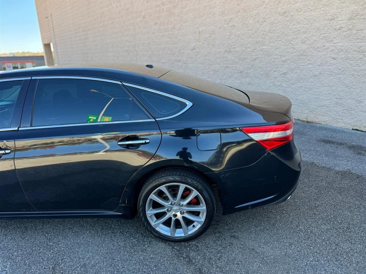 Toyota Avalon 4dr Sdn XLE Premium (Natl) 2014